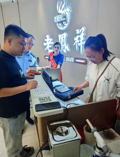 为规范金银首饰销售领域的计量行为,保障消费者权益,白银市市场监督